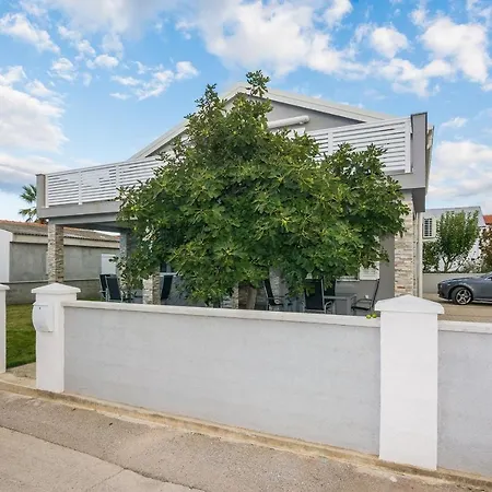 Apartman By The Sea - 18557 Vir