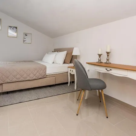 By The Sea - 18557 公寓
