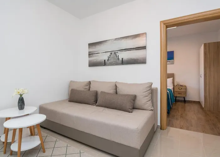 By The Sea - 18557 Appartement Vir